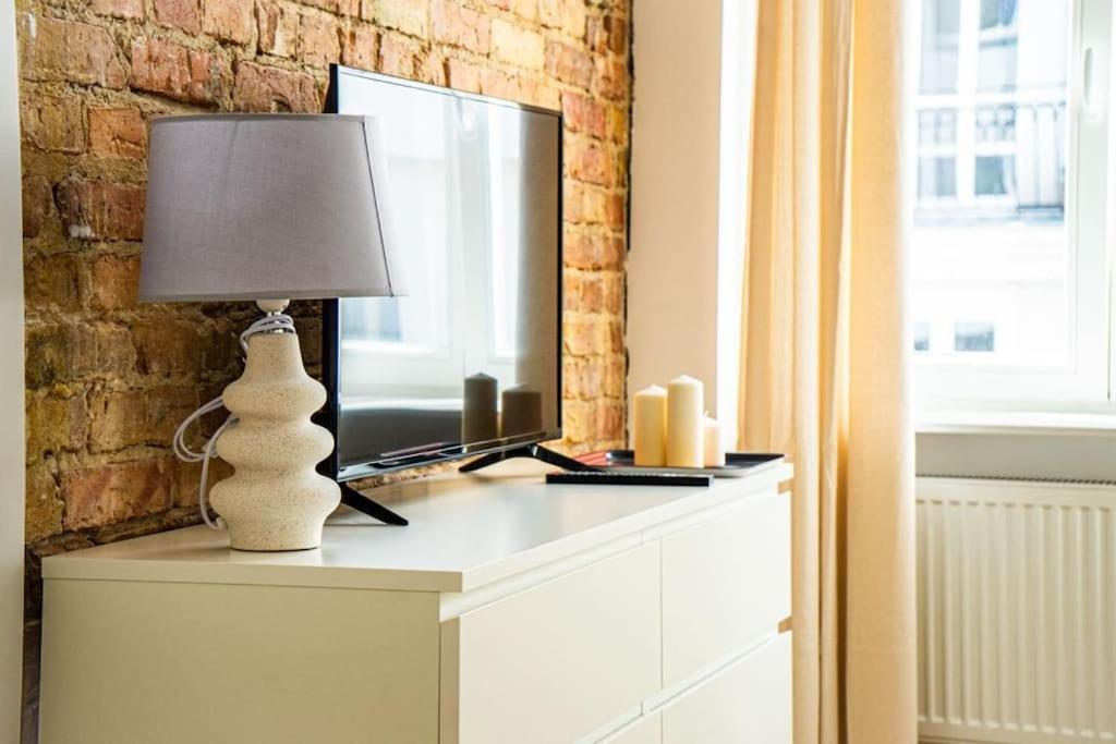 Stylish In Apartment *